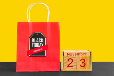red-shopping-bag-with-black-friday-inscription (1)